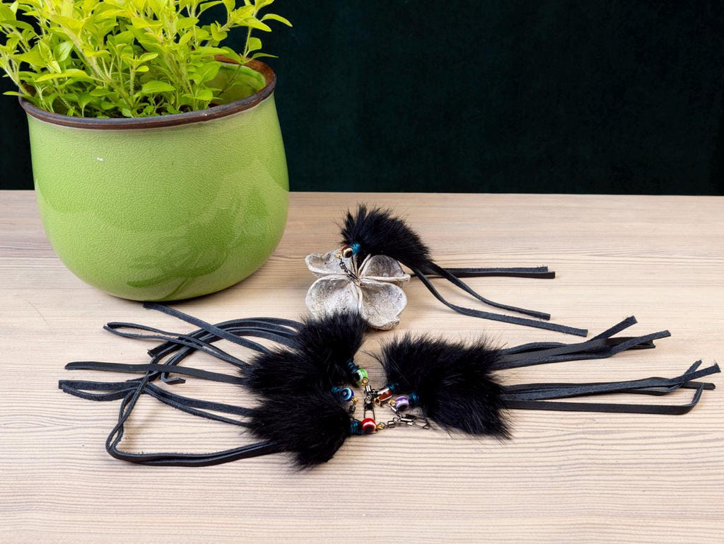 Long-Legged Bug – Black Rabbit Fur Cat Teaser Refill