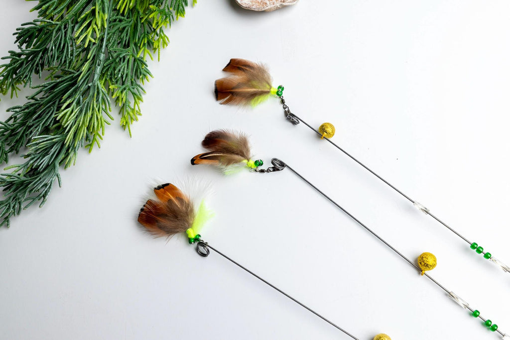 Interactive Cat Wand Toy – Fly Inspired Tip, Safe Metal Rod, 45cm