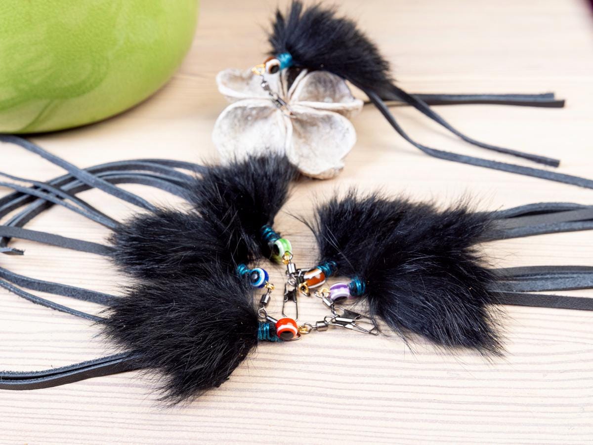 Long-Legged Bug – Black Rabbit Fur Cat Teaser Refill