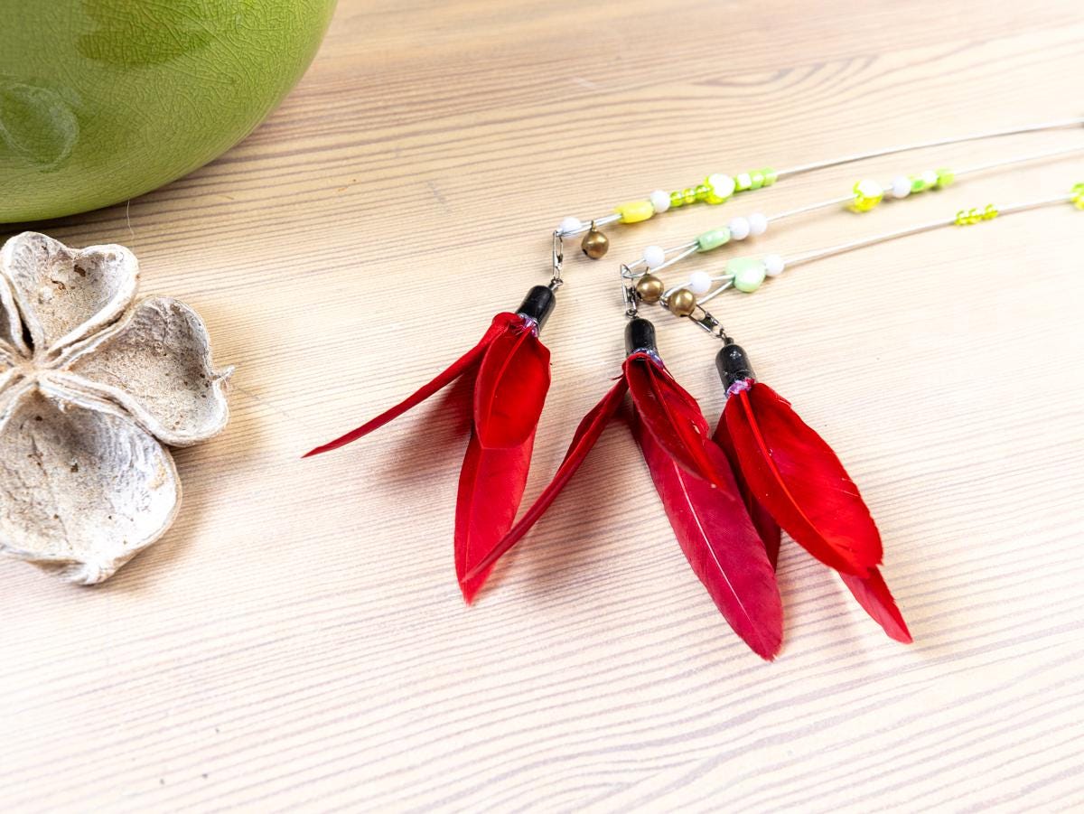 Spinner – Feather Cat Teaser