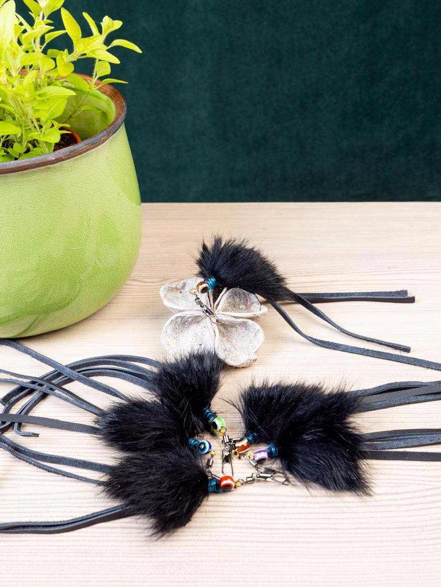 Long-Legged Bug – Black Rabbit Fur Cat Teaser Refill